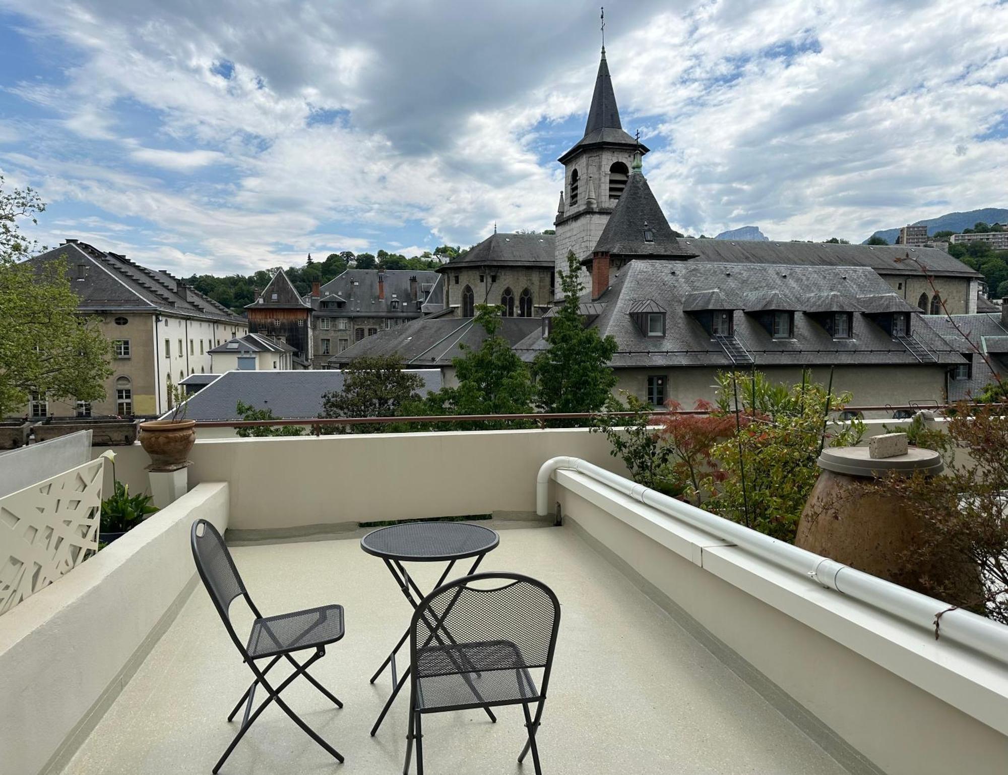Ma Terrasse Sur Le Musee Apartment Chambery Exterior photo